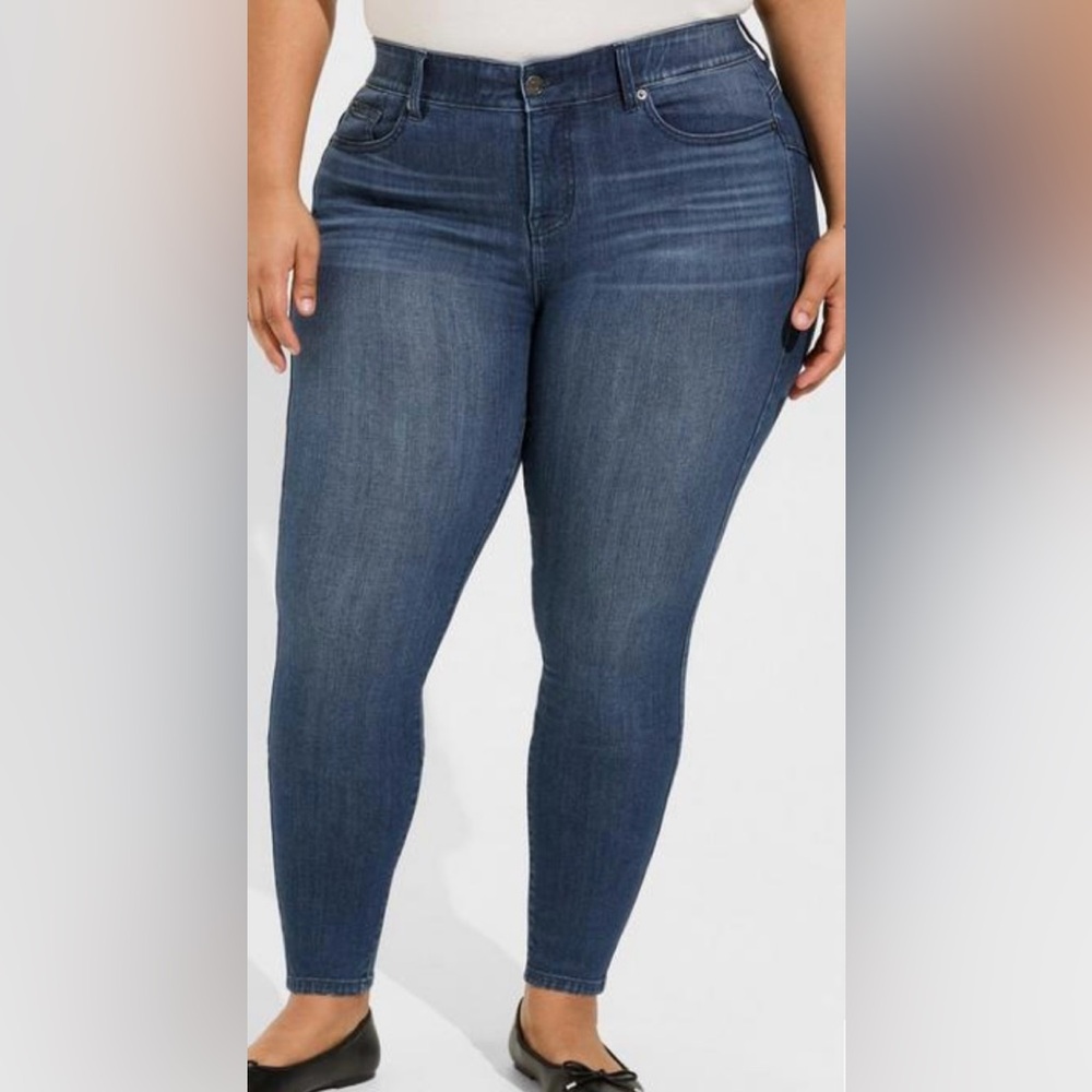 Bombshell skinny premium stretch high-rise jean